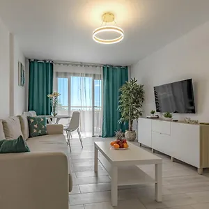 https://newly-reformed-apartment-with-sea-view-and-pool-near.tenerifehoteles.net